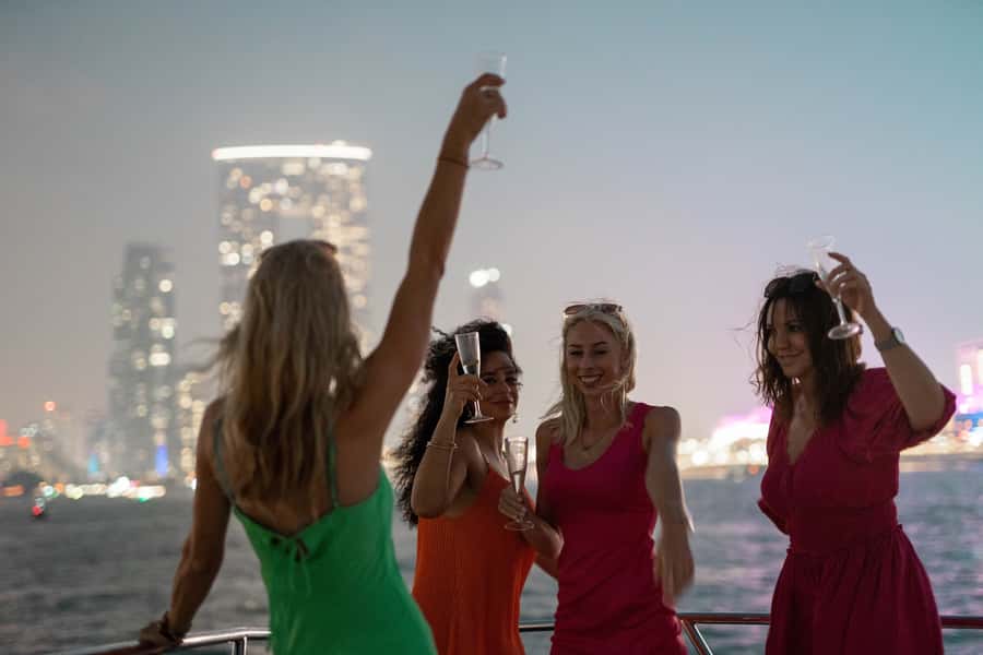 Dubai: Sunset & Night Cruise with Bites and Drinks - JBR, the Palm and the big photo moments