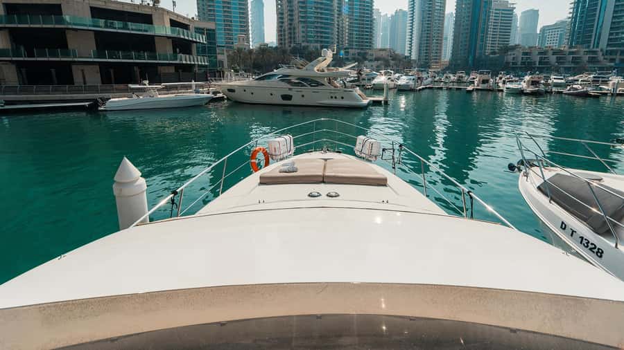 Dubai: Sunset & Night Cruise with Bites and Drinks - Food, drinks and the onboard mood