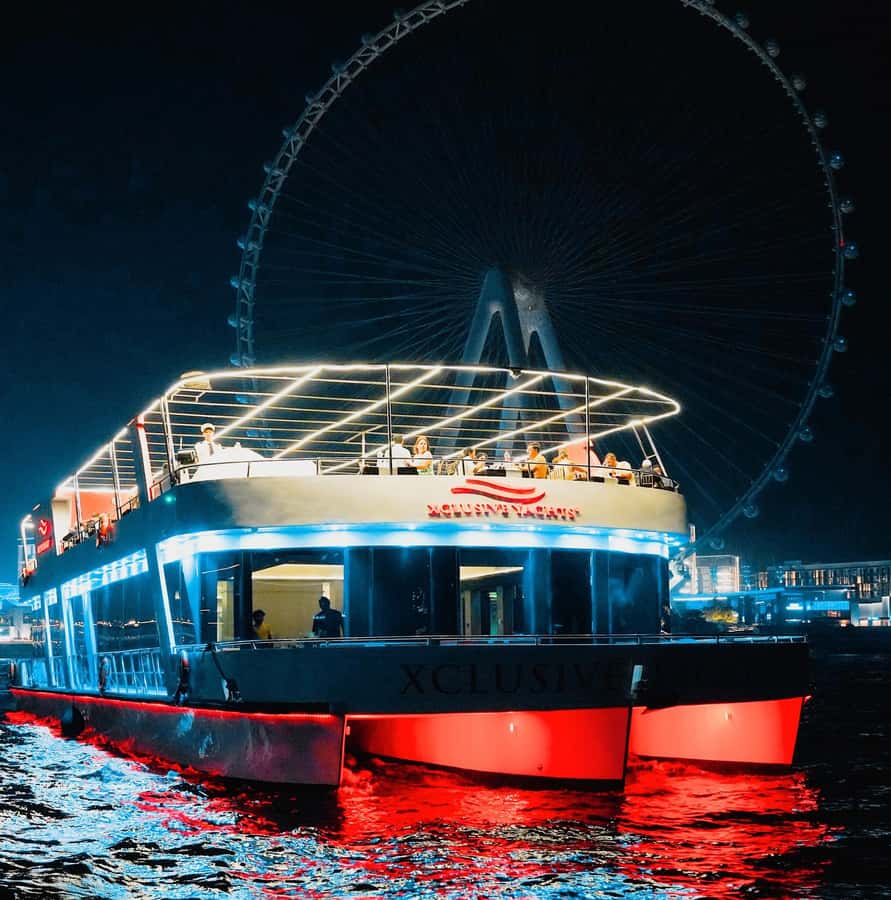 Dubai: Sunset or Dinner Cruise with Live Music & Open Bar - Choosing between the lower and upper decks