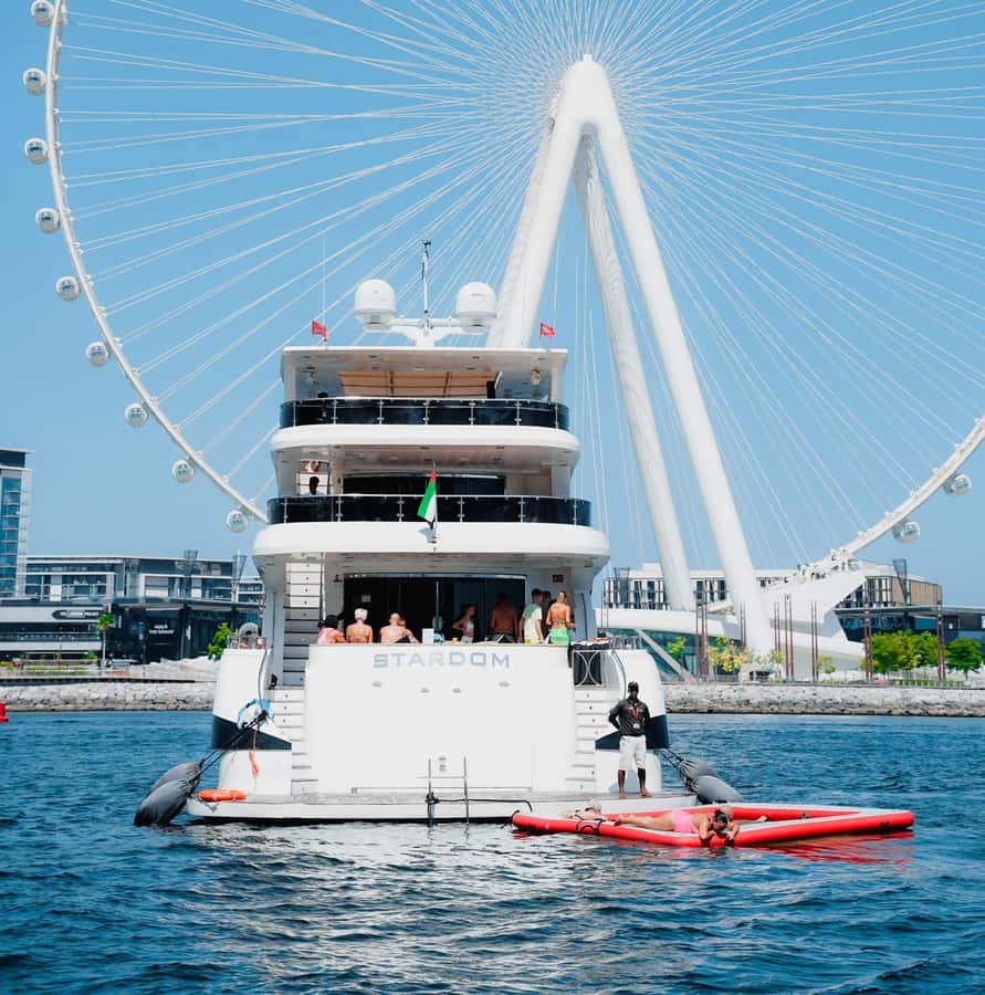 Dubai: Superyacht Experience with Live Music & Drinks - Three decks, six cabins, and several ways to spend the cruise