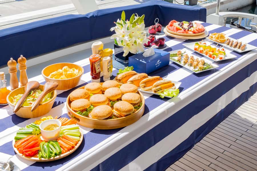 Dubai: The Luxury Yacht Tour with Live BBQ Option - Burj Al Arab and the royal coastline