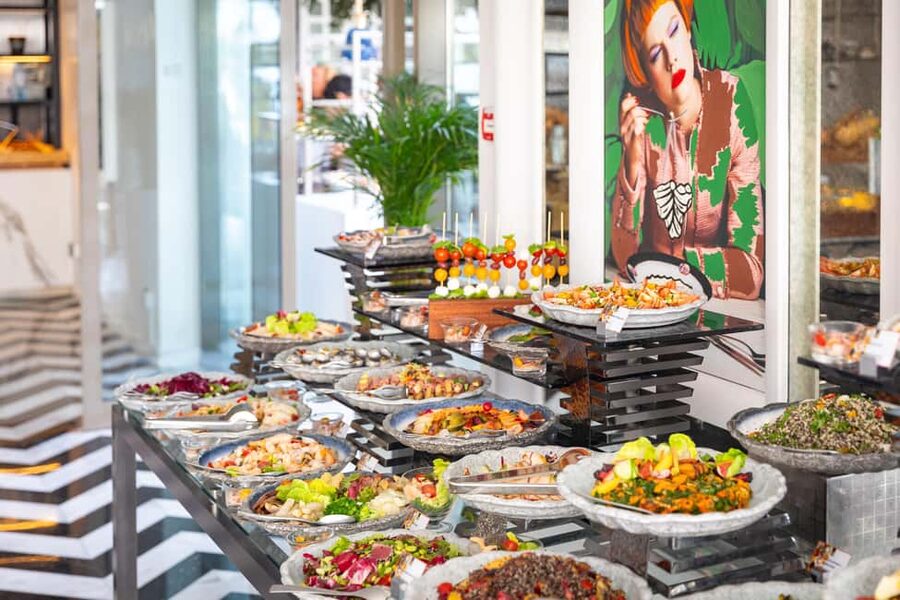 Dubai: The Palm Saturday Brunch with Unlimited Food & Drinks - The candy room is more than an afterthought