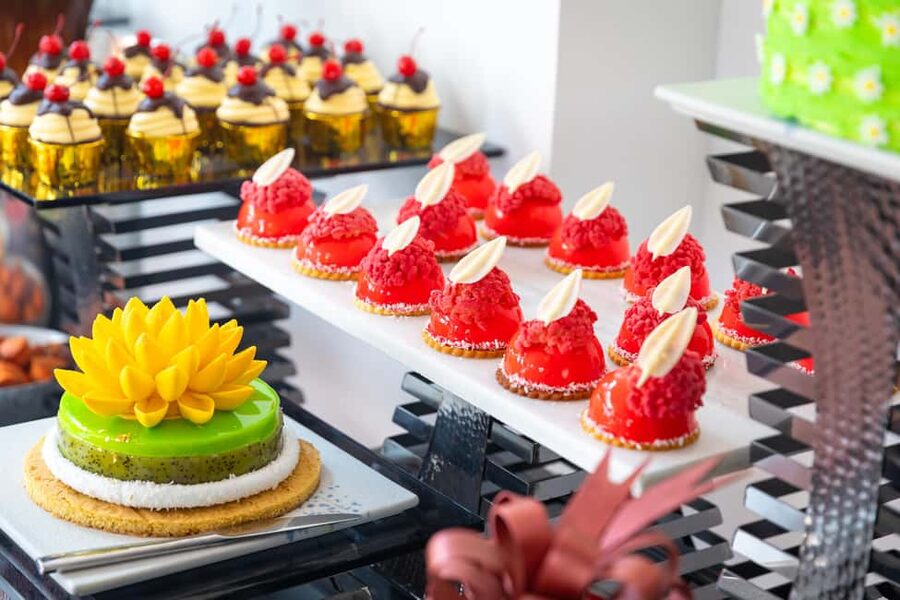 Dubai: The Palm Saturday Brunch with Unlimited Food & Drinks - Who will enjoy this Palm Saturday brunch?