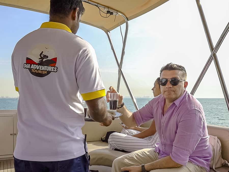 Dubai: The View At The Palm Ticket & 1.5 Afternoon Yacht - Food, drinks, and the value of the $54 price