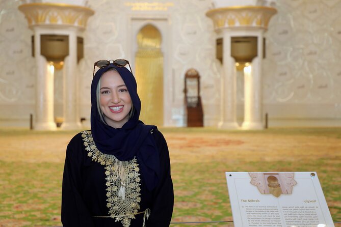 Dubai to Abu Dhabi Day Trip: Grand Mosque, Palace & Etihad Towers - How the day feels in practice