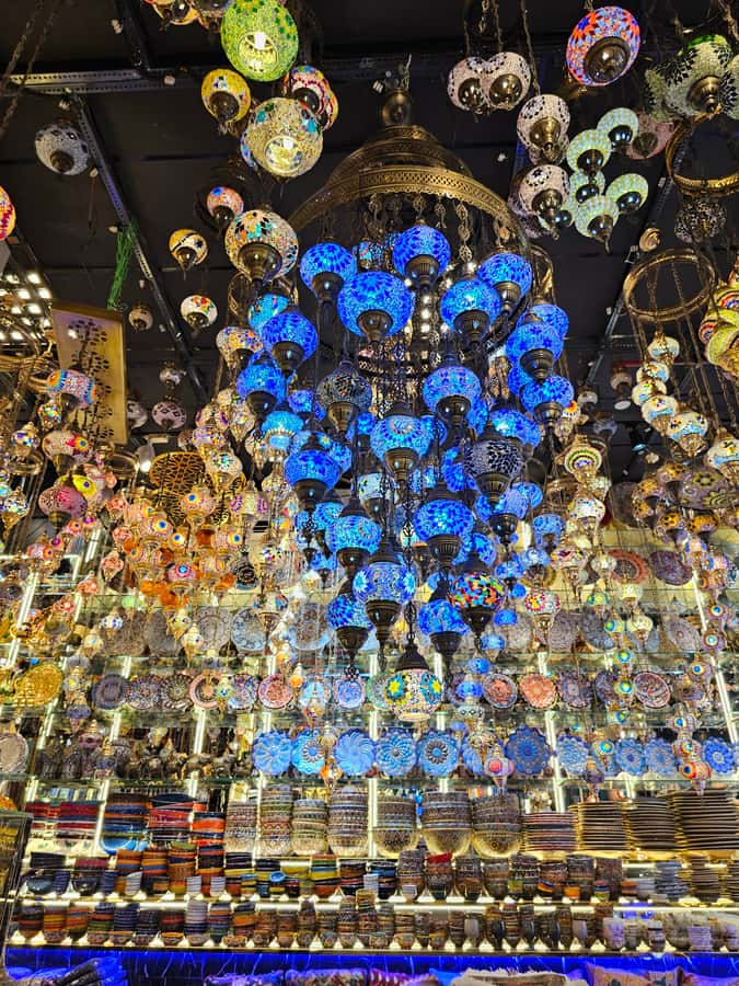 Dubai: Top 15 Must-See Dubai Sightseeing Tour in a SUV/VAN - Shawarma, a soft drink, and a needed break