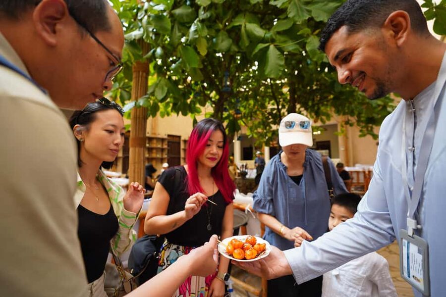 Dubai Top Highlights: Frame Entry, Souks, Abra & Street Food - Key points at a glance