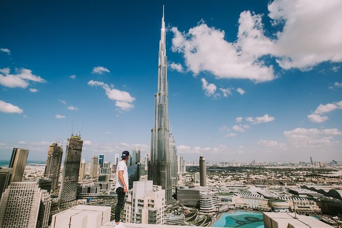 Dubai Tour Including Entrance to Burj Khalifa 124th Floor from Abu Dhabi - Guides, languages, and the human side
