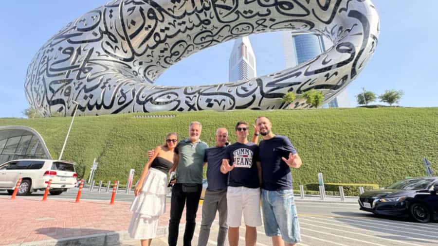 Dubai: Traditional and Modern Tour with Burj Khalifa Ticket - Key Points At A Glance