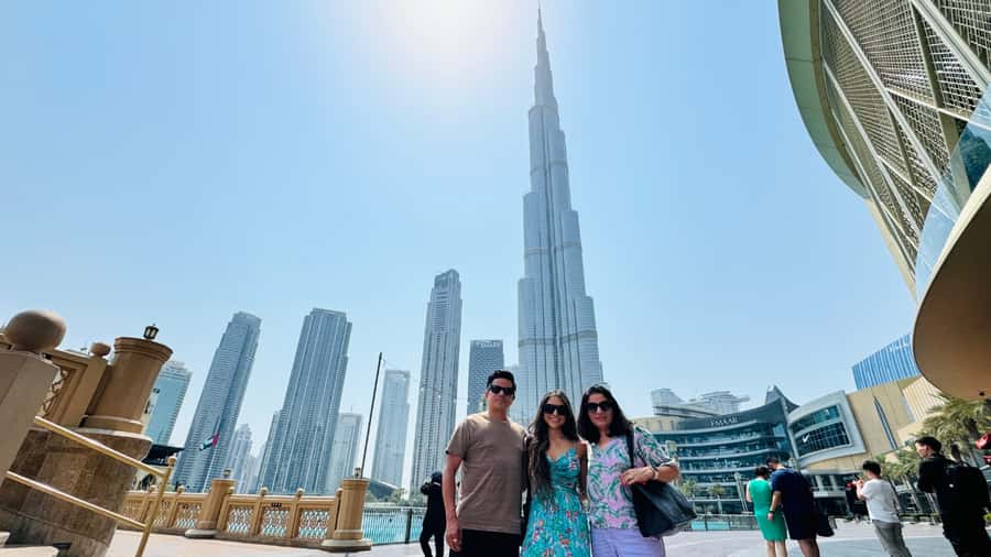 Dubai: Traditional and Modern Tour with Burj Khalifa Ticket - Dubai Mall And The Evening Fountain