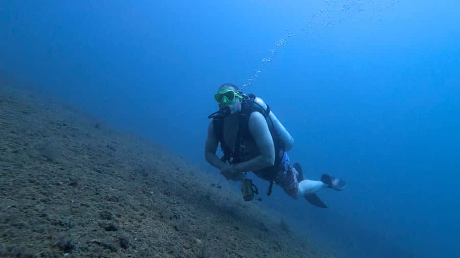 Dubai: VIP Private Scuba Dive with Free Hotel Transfer - Jumeirah Beach and the 6 to 8 meter underwater session