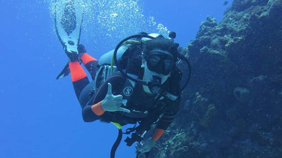 Dubai: VIP Private Scuba Dive with Free Hotel Transfer - What happens during the 30-minute classroom lesson