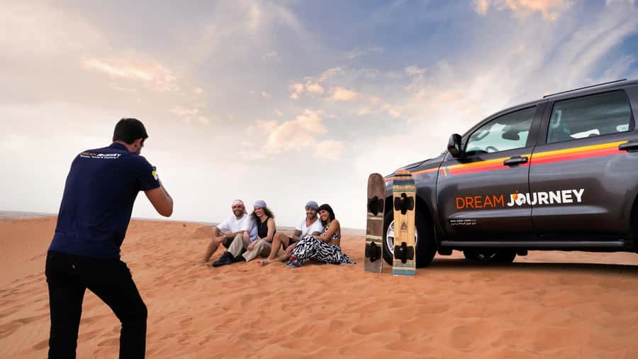 Dubai Waves & Dunes: Luxury Yacht Cruise w/ Red Dunes Safari - From red sand to Dubai Marina