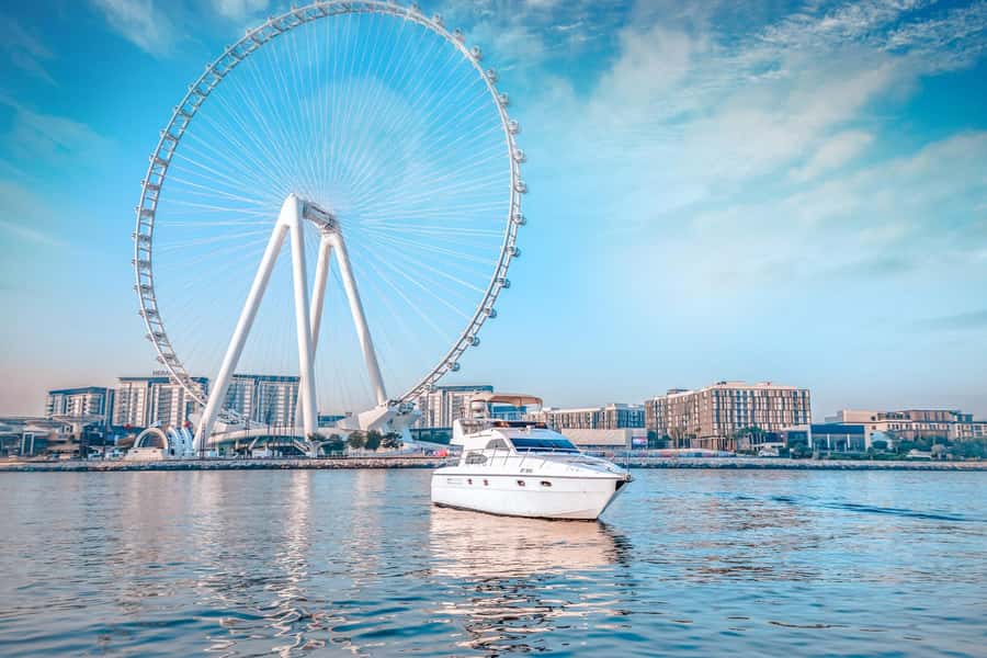 Dubai Yacht Tour - Boat Trip upto 12 guests Private event - What the yacht provides on board