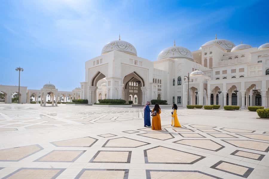 From Abu Dhabi: Grand Mosque, Royal Palace& Heritage Village - Why this five-hour route works in Abu Dhabi
