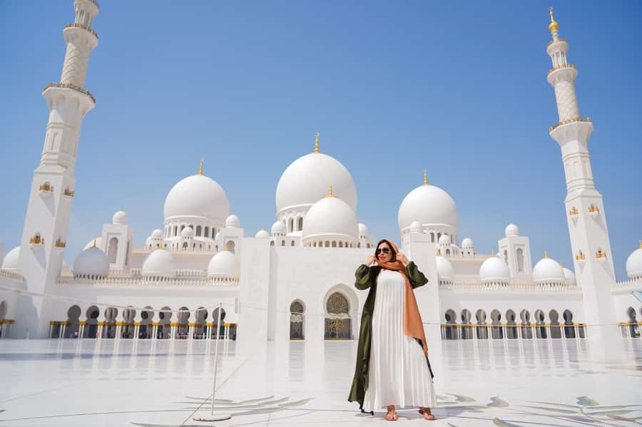 From Abu Dhabi: Grand Mosque, Royal Palace& Heritage Village - Who will get the most from this tour