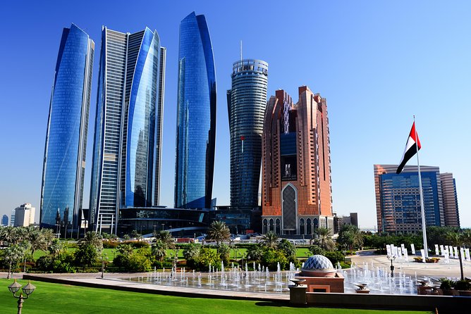 From Abu Dhabi: Sheikh Zayed Mosque, Royal Palace & Etihad Tower - Practical clothing and comfort advice