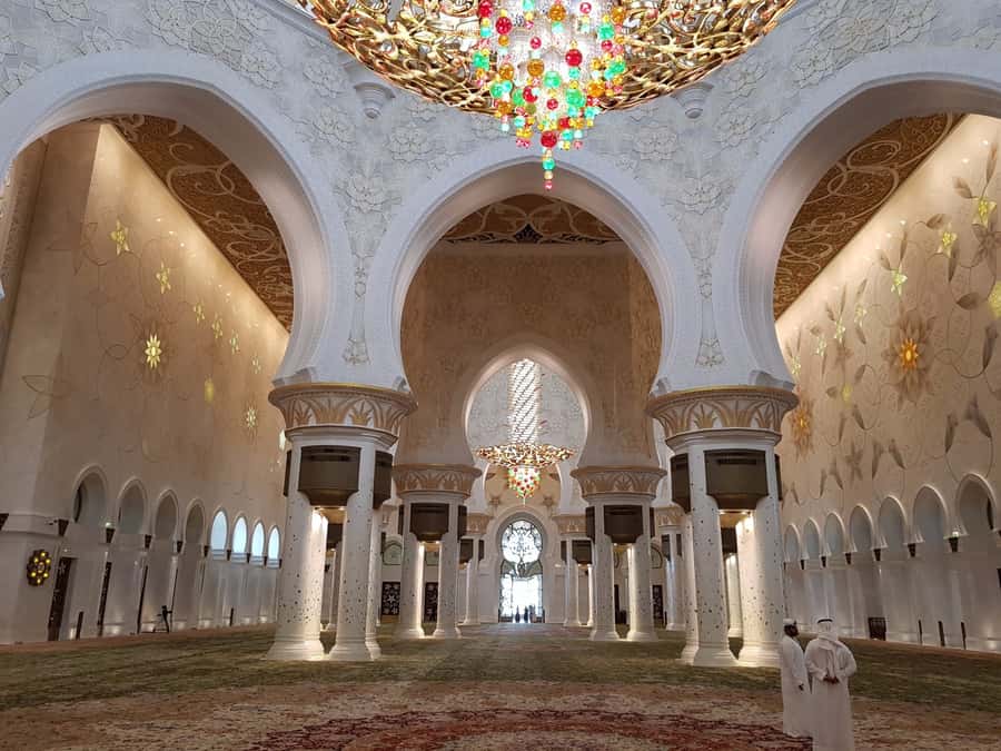From Dubai: Abu Dhabi City Tour - Heritage Village and Abu Dhabi before oil