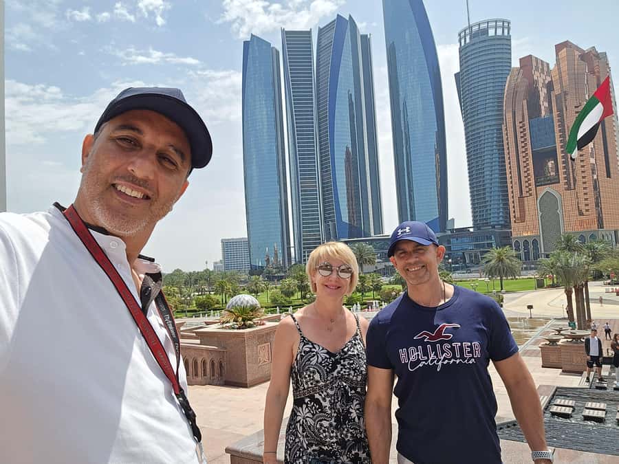 From Dubai: Abu Dhabi Day Tour with Warner Bros World Ticket - Sheikh Zayed Mosque: allow an hour for the grandest stop