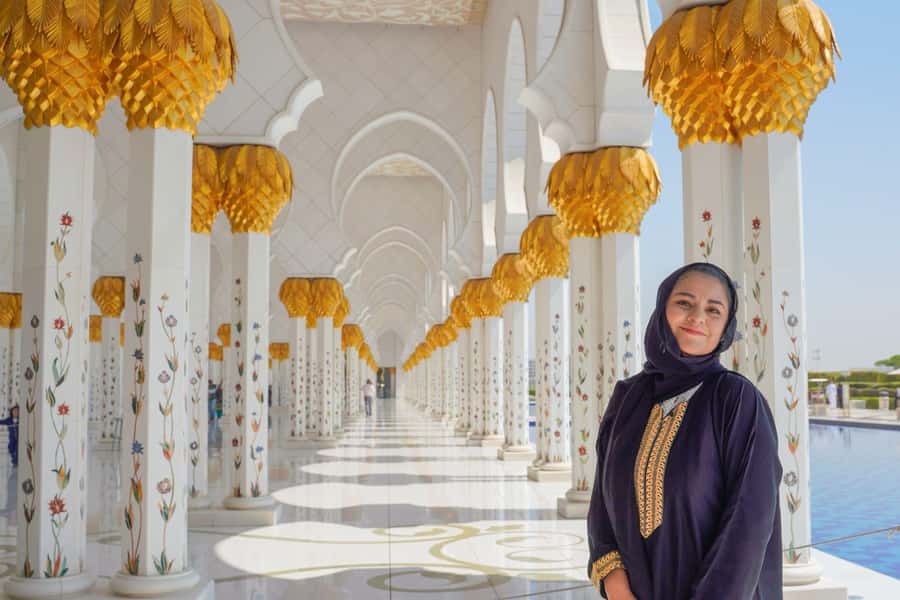 From Dubai: Abu Dhabi Grand Mosque & Louvre Museum Full-Day - The Dubai pickup and the road to Abu Dhabi