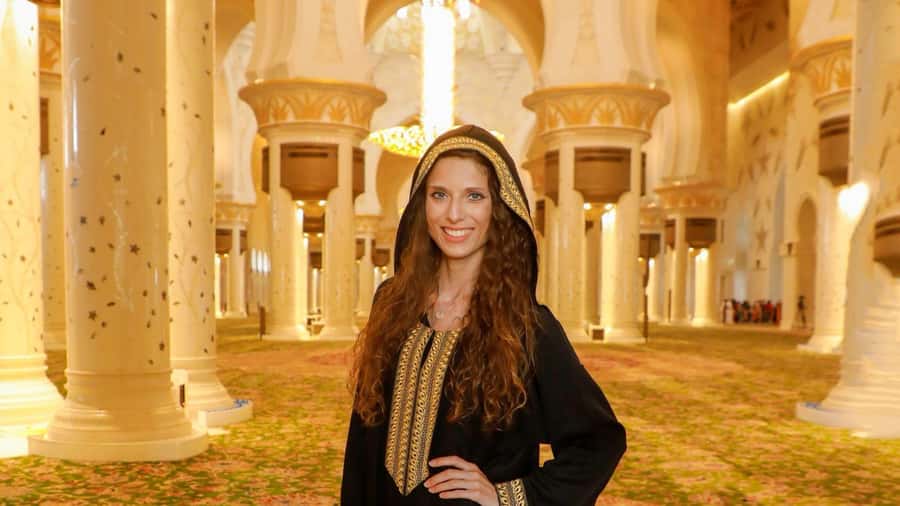 From Dubai: Abu Dhabi Grand Mosque & Louvre Museum Full-Day - Who gets the best value from this Abu Dhabi day trip