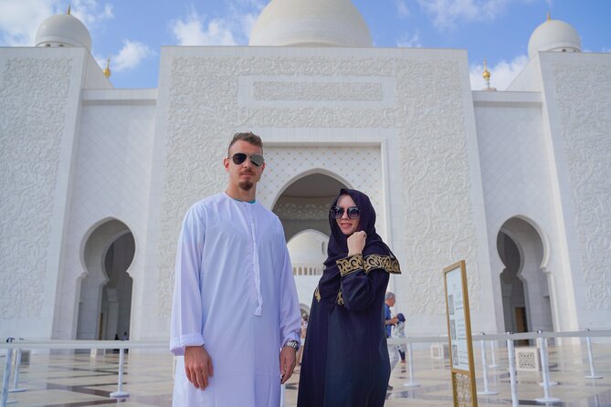From Dubai: Abu Dhabi Sheikh Zayed Grand Mosque Guided Tour - Why Sheikh Zayed Grand Mosque deserves a guided visit