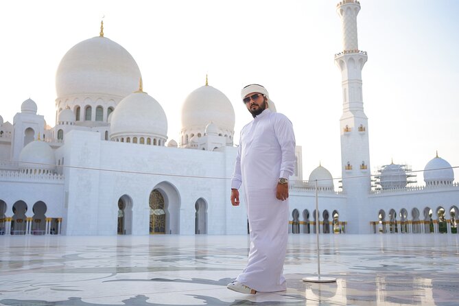 From Dubai: Abu Dhabi Sheikh Zayed Grand Mosque Guided Tour - The 90-minute ride from Dubai to Abu Dhabi