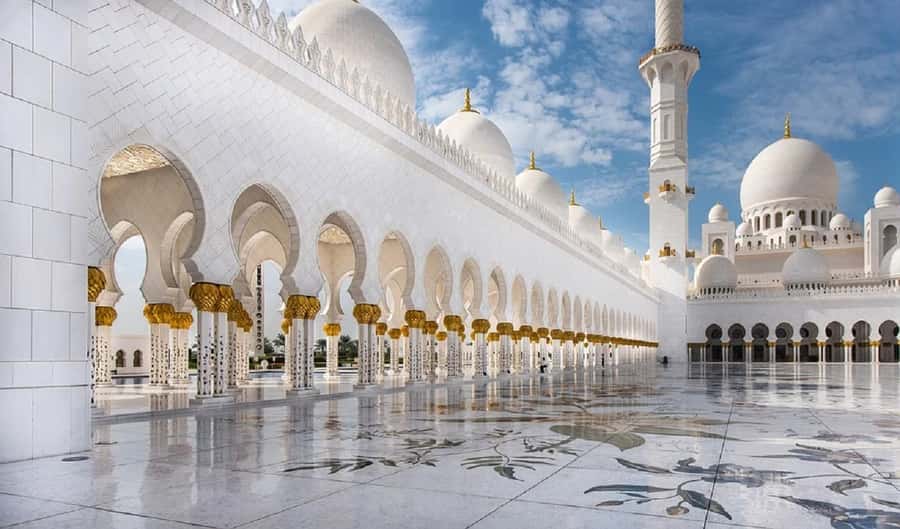 From Dubai: Abu Dhabi Tour with Sheikh Zayed Mosque - Sheikh Zayed Mosque: the main event