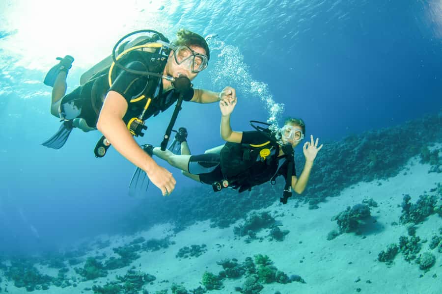 From Dubai: Fujairah Half-Day Scuba Dive and Snorkeling - Getting fitted out at the Fujairah center