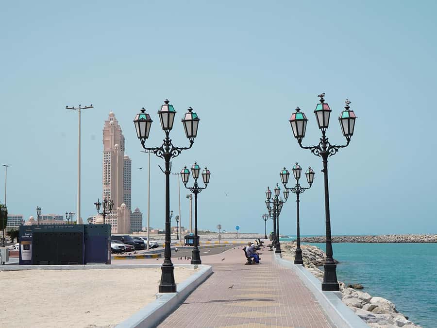 From Dubai: Full-Day Abu Dhabi Tour with Sheikh Zayed Mosque - Guides make the biggest difference