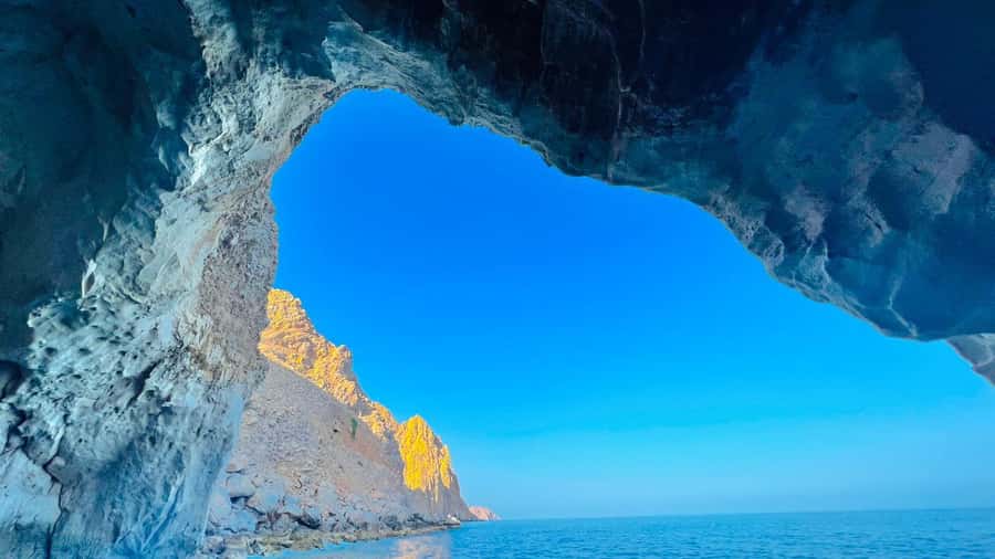 From Dubai/Sharjah/RAK: Dibba Musandam Trip & Dhow Cruise - Lunch, tea, and a generous spread