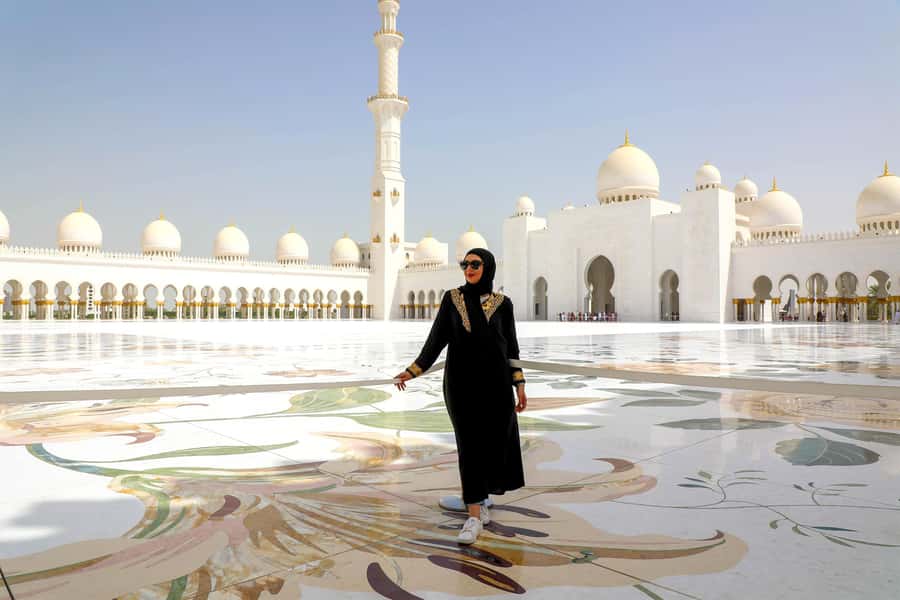 From Dubai: Sheikh Grand Zayed Mosque & Ferrari World Trip - Key points to know before booking
