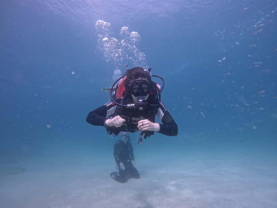 From Dubai: Try Scuba Diving, Snorkeling with BBQ & Transfer - First lessons at Snoopy Island