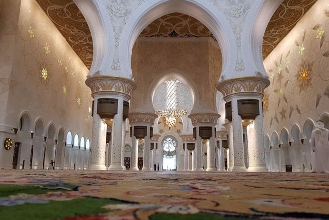Full-Day Abu Dhabi City Tour from Dubai Including Lunch - The Corniche and the city from the road