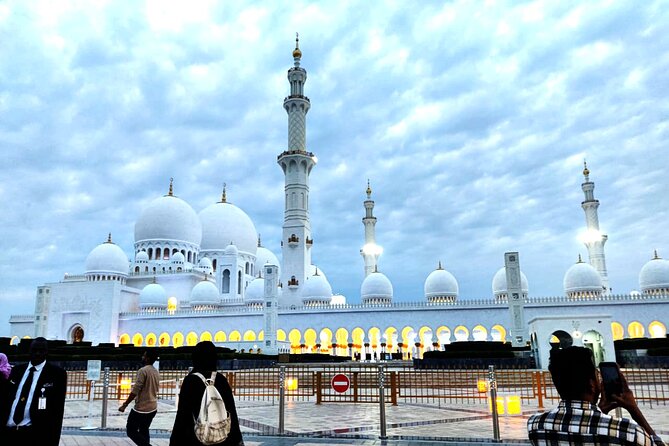 Full Day Abu Dhabi City Tour Sheikh Zayed Grand Mosque from Dubai - Why the Grand Mosque Deserves the First Hour