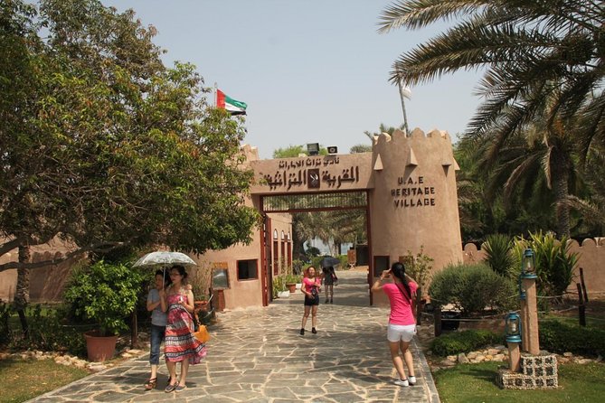 Full-Day Abu Dhabi Tour with Lunch from Dubai - What the guide adds to the day