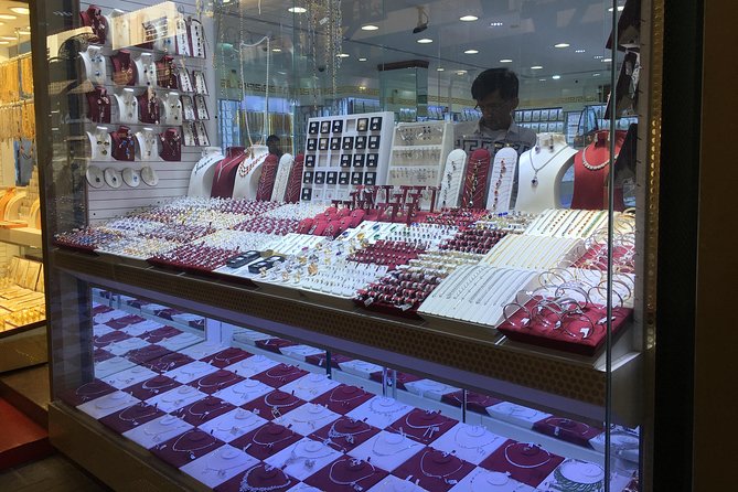 Full Day Dubai Shopping Tour with Private Transfers - Mall of the Emirates, one hour for brands and indoor entertainment