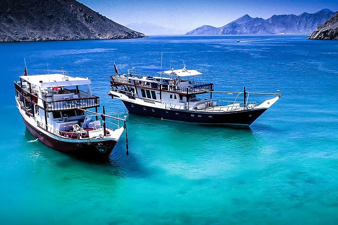 Full Day Musandam Dibba Cruise with Buffet Lunch and Snorkelling - Arabic and Asian buffet lunch on the dhow