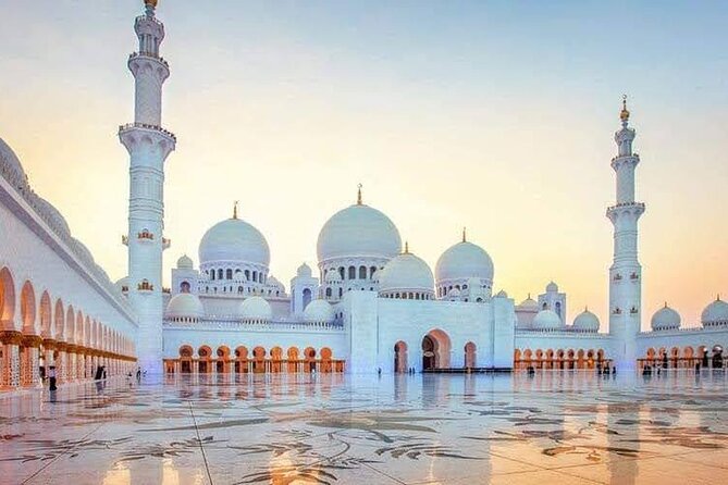 Guided Abu Dhabi City Tour from Dubai - What the guides add to the day