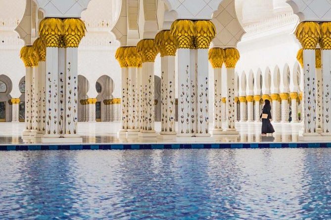 Guided Abu Dhabi City Tour with Sheikh Zayed Grand Mosque - The palace, Etihad Towers, and Emirates Palace