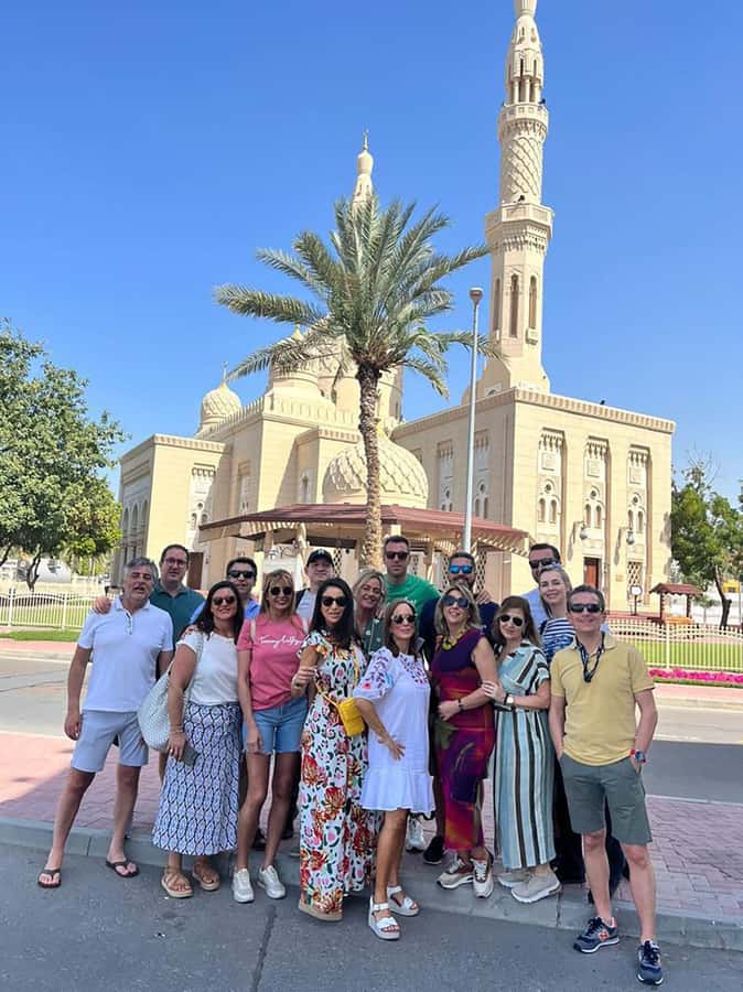 Guided Dubai City Tour: Modern Architecture & Sightseeing - Zabeel Palace and Al Farooq Mosque