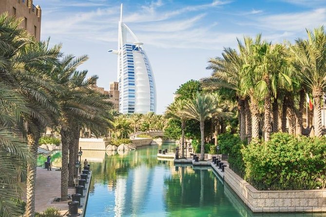 Guided private tour around Dubai! - Burj Khalifa and Dubai Mall without wasting the day