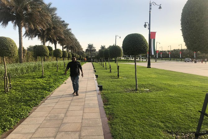 Half Day Dubai City Sightseeing Tour Including with Pickup & Drop - Seeing Jumeirah Mosque and its Fatimid design