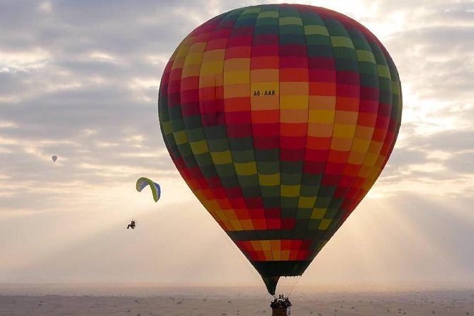 Hot Air Balloon Ride Over Dubai Desert inlcuding Transfers - Why a Dubai balloon flight feels so different