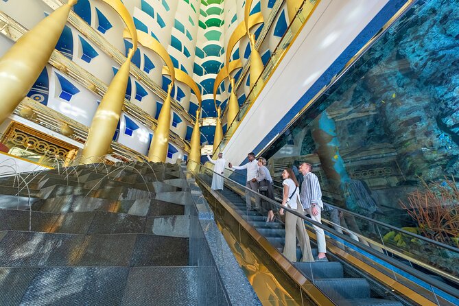 Inside Burj Al Arab Dubai Guided Tour with Experience Package - The welcome of juice, coffee, and dates