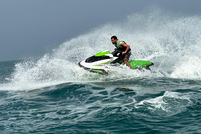 Jet ski Dubai 30 minute Guided Sightseeing Tour - Getting ready beside JBR Beach