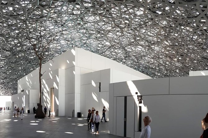 Louvre Museum Abu Dhabi Ticket - Cafés and terrace views add breathing room