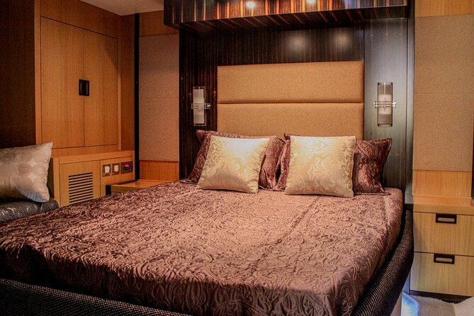 Luxury Yacht Dubai - Book 56 ft Yacht Cruise up to 24 people - Burj Al Arab: the classic photo stop