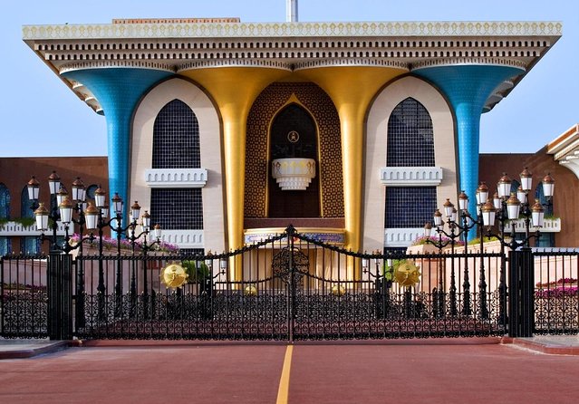 Muscat City Tour from Dubai with Free Visa & Omani Lunch - Key details before you cross into Oman