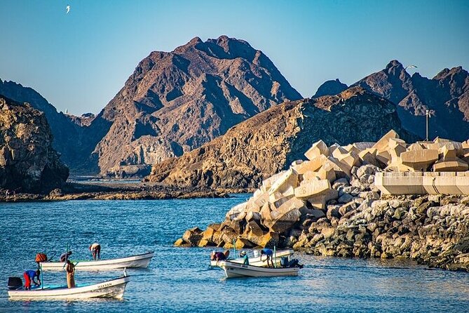 Muscat City Tour from Dubai with Free Visa & Omani Lunch - Muttrah Souq is your best shopping stop